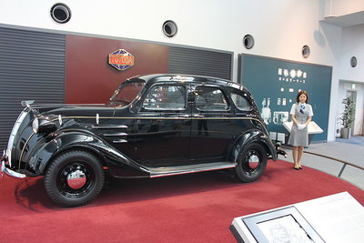 800px-Toyoda_Standard_Sedan_AA_1936_Bertel_Schmitt.jpg